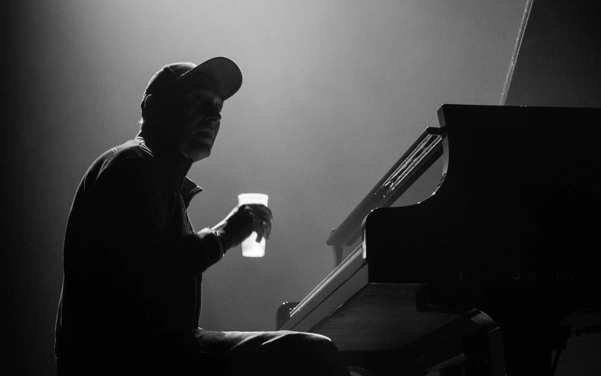 Yann Tiersen playing live in an experimental piano and electronics performance